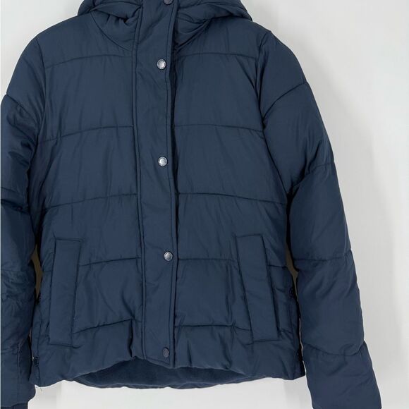 Abercrombie & Fitch Ultra Puffer Hooded Water-Resistant Jacket in Navy | Small - Picture 3 of 9
